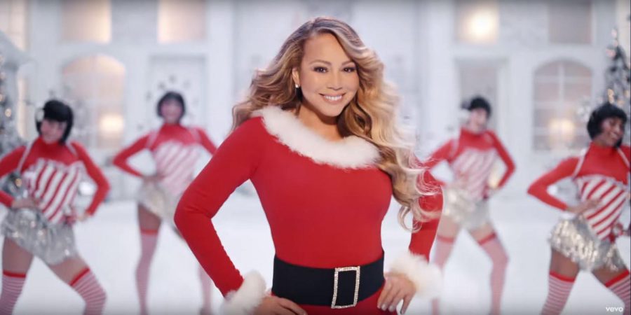 Mariah+Carey+in+Santa+Uniform
